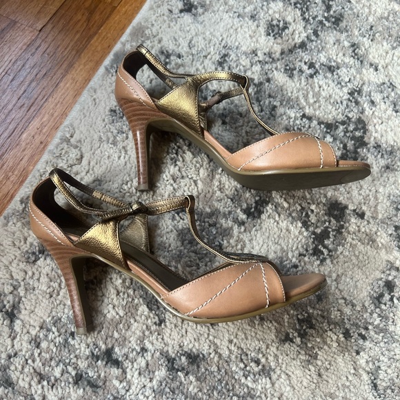 Unisa Heels - Picture 2 of 7